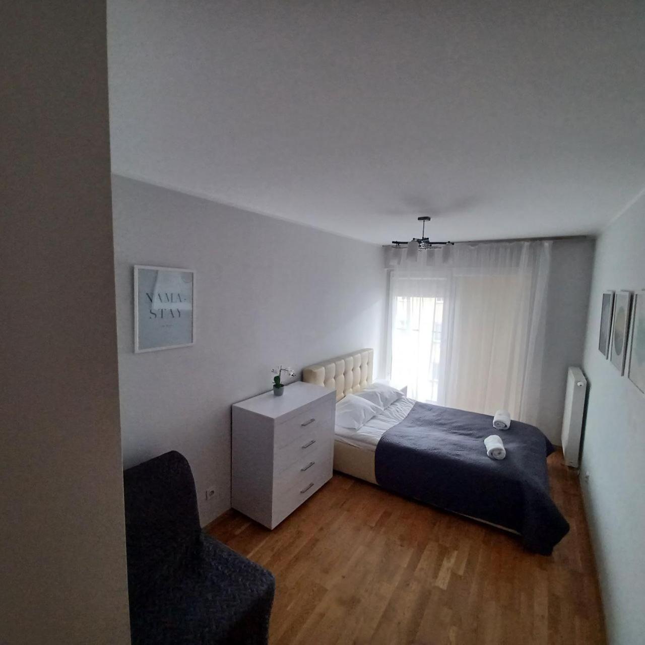 Apart City Center - 3 Rooms - Parking Place Vratislav Exteriér fotografie